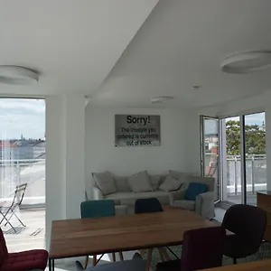 https://augartenblick-penthouse-15.vienna-besthotels.com